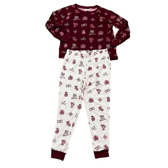 Wizarding World Harry Potter All Over Print Rich Red Winter White Pajamas Medium - Picture 2 of 5